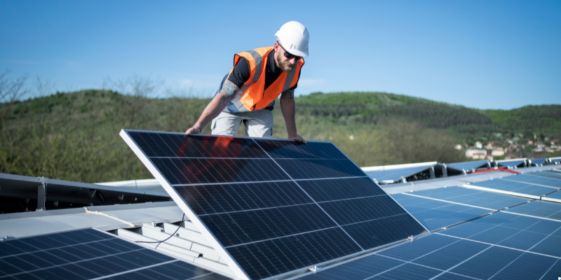 Energia solare e risparmio: guida all’installazione di impianti fotovoltaici a Novara