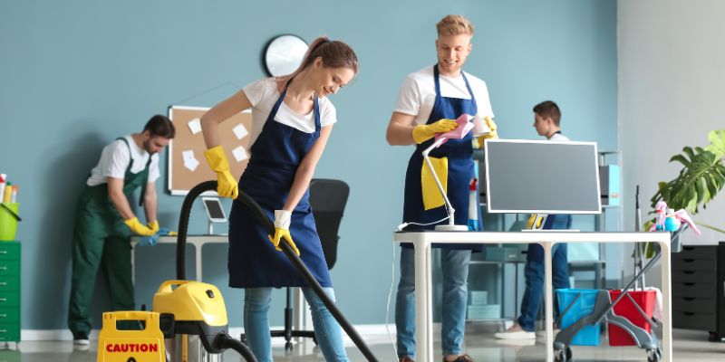 Pulizie per Aziende a Forlì: Garantire un Ambiente di Lavoro Impeccabile