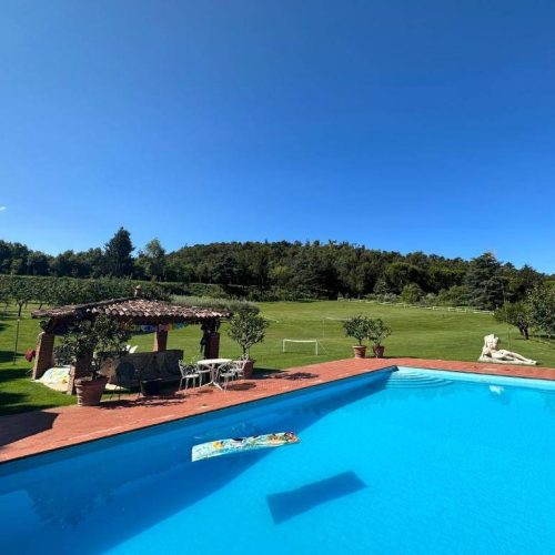 Agriturismo con piscina vicino lago di Garda   