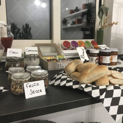 B&B con prima colazione e camera con bagno privato a Napoli