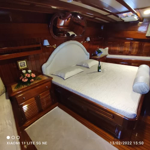 Dormire in barca a vela a Lipari
