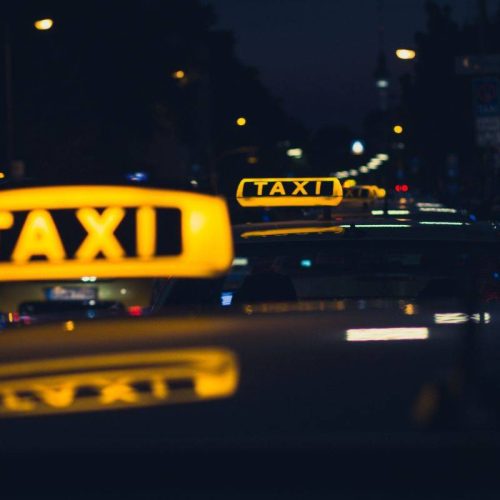 Servizio Taxi H24 a Finale Ligure: Comodità e Affidabilità a Ogni Ora