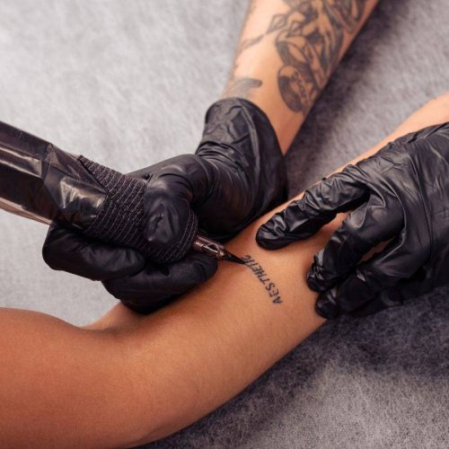 Neotraditional e Minimal Tattoo ad Alghero: Stili, Significato e Arte sulla Pelle