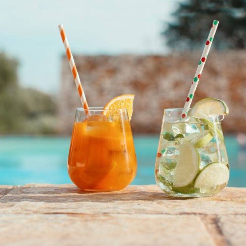 Aperitivo a Bordo Piscina a Vulcano Porto: Relax e Raffinatezza tra le Isole Eolie
