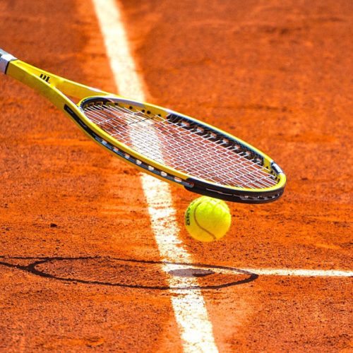 Campo Da Tennis a Massa Carrara