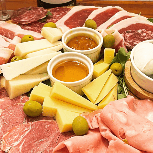 Aperitivo con tagliere a Frattamaggiore