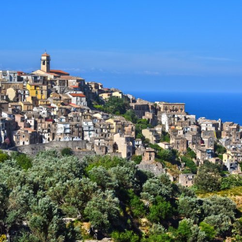 CASA VACANZE CON PISCINA FRONTE MARE A CATANZARO