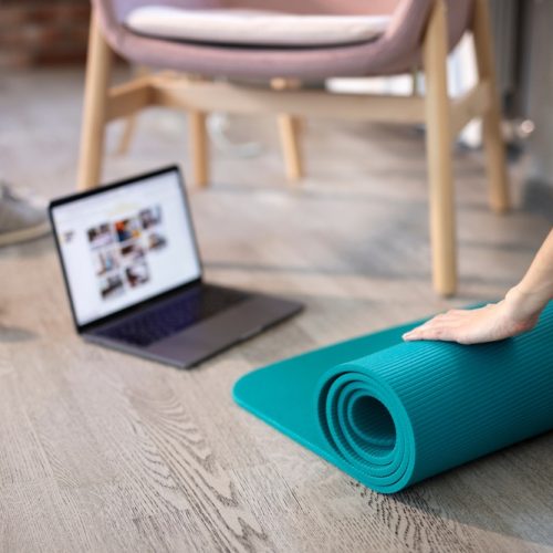 ESERCIZI PER TORNARE IN FORMA ONLINE