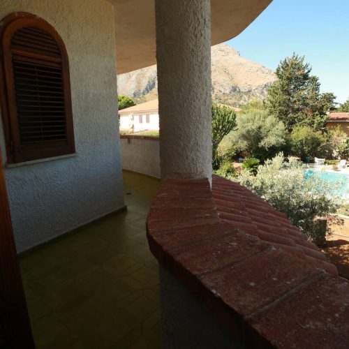 villa-vacanza-vicino-spiaggia-e-con-piscina-a-carini